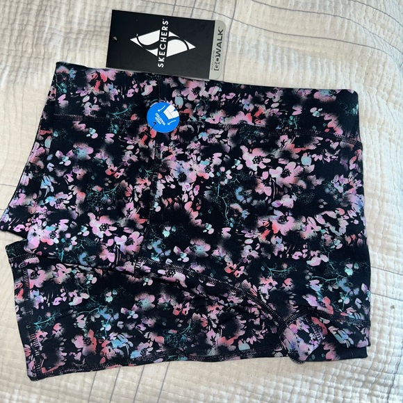 🌸 Skechers GoWalk capri leggings NWT size medium 🌸 - Picture 2 of 5